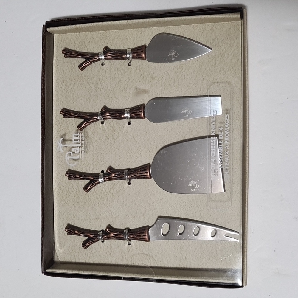 Palm Restaurant Set of 4 cheese cake knives